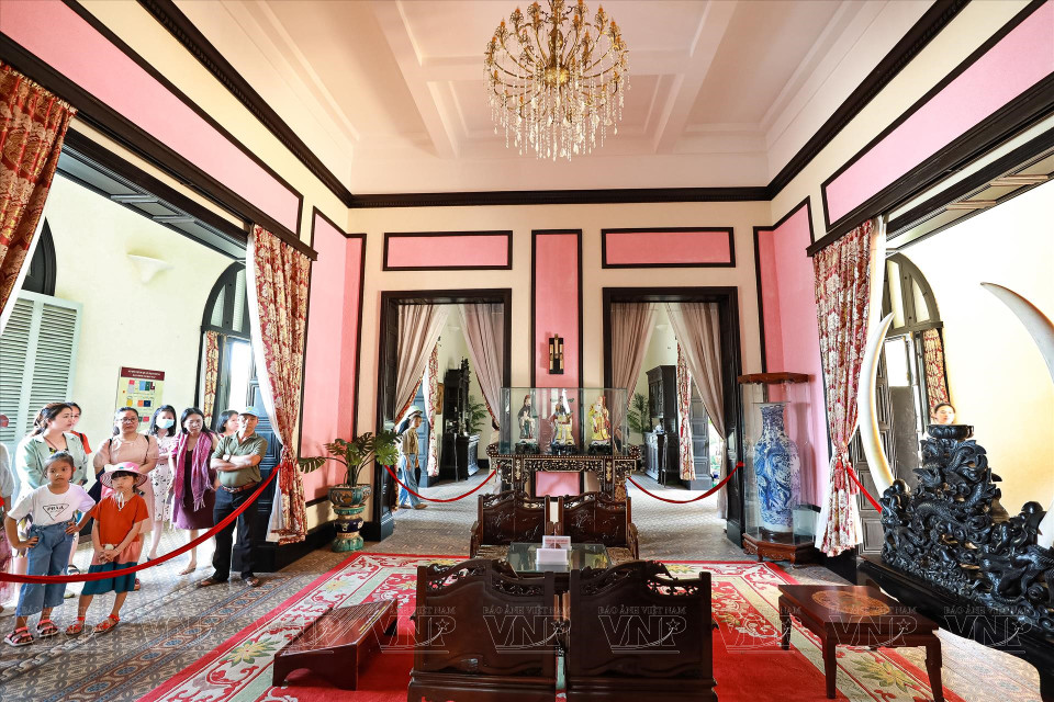 白营是布兰奇别墅 (Villa Blanche) 的名字，是法国驻印度支那总督保罗•杜美 (Paul Doumer) 和高级官员的度假胜地。图自 越通社/越南画报