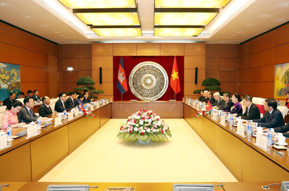 2019年5月28日，越南国会主席阮氏金银与柬埔寨国会主席韩桑林举行会谈。图自越通社