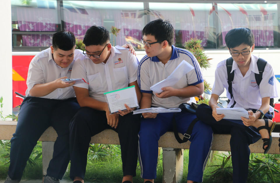 考生们。图自越通社