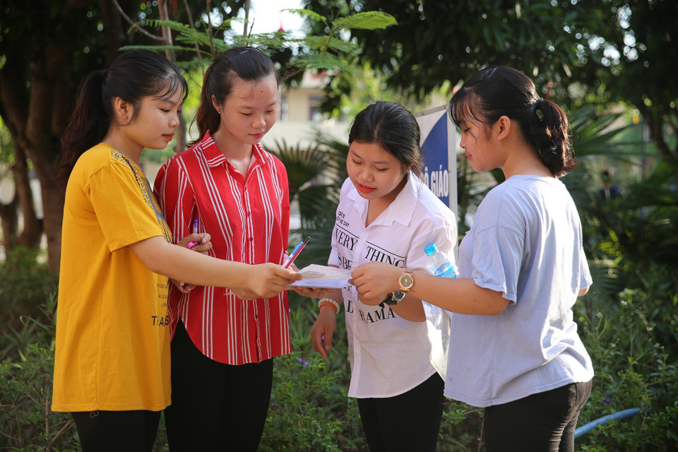 考生们。图自越通社