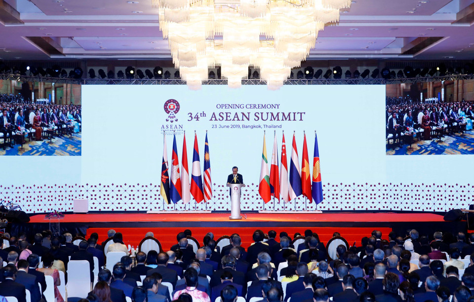 泰国总理巴育·詹欧差在第34届东盟峰会开幕式上发表讲话。越通社记者 统一 摄