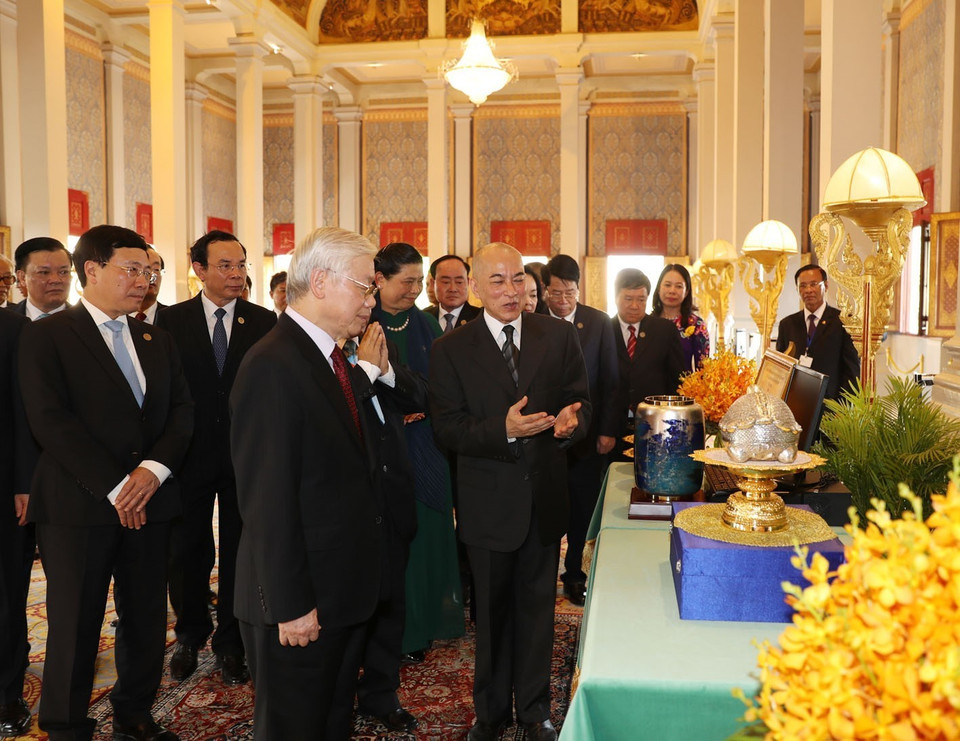 2019年2月25日至26日，越共中央总书记、国家主席阮富仲会见柬埔寨国王诺罗敦•西哈莫尼。图自越通社