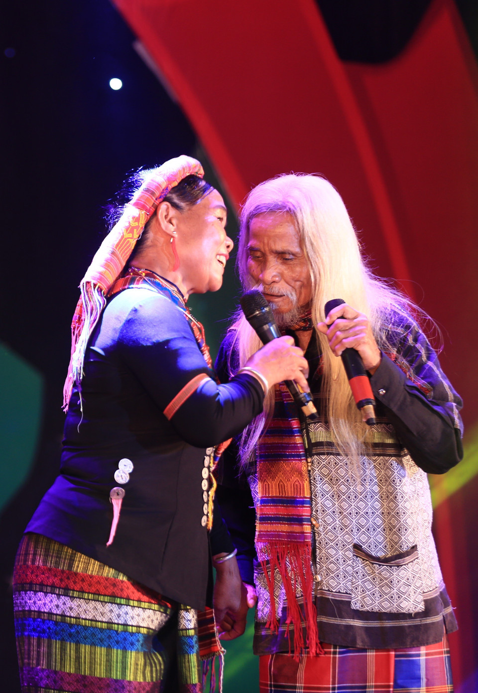 各文艺演出节目精彩纷呈，展现出各民族同胞独特的传统文化色彩。越通社记者 仲达 摄