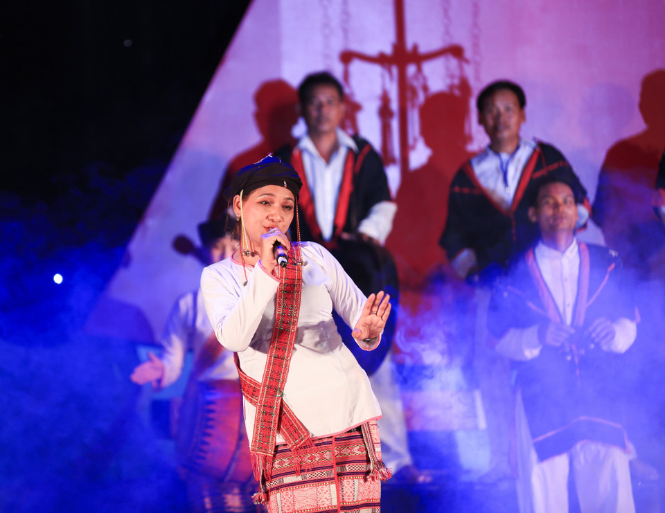 各文艺演出节目精彩纷呈，展现出各民族同胞独特的传统文化色彩。越通社记者 仲达 摄