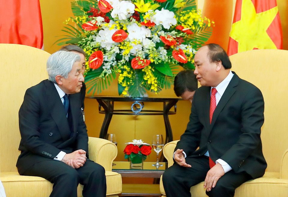 越南政府总理阮春福会见日本天皇明仁和皇后（图片来源：越通社）