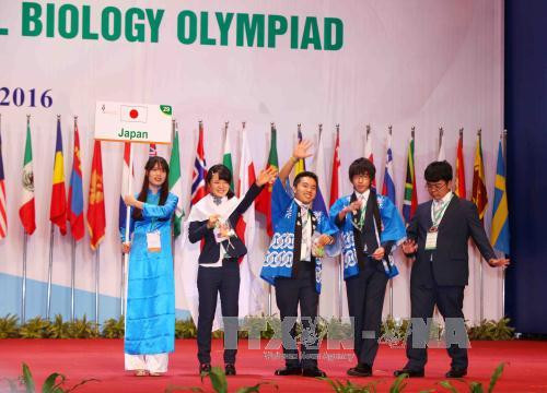 日本学生入场。（图片来源：越通社）