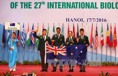 澳大利亚学生入场。（图片来源：越通社）