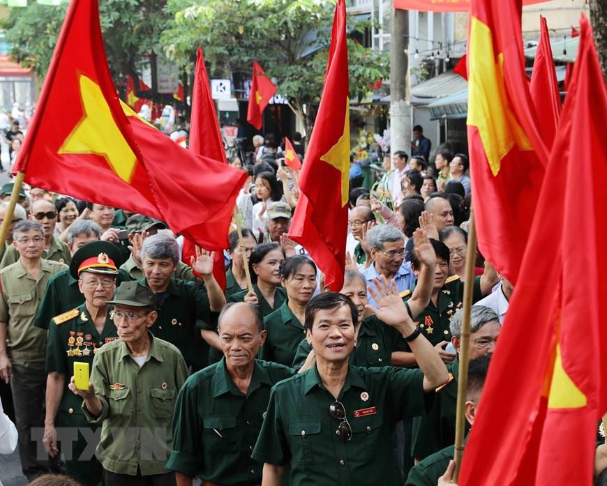 军团获胜归来首都的场景再现。越通社记者 诚达 摄