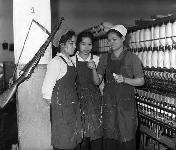 3·8纺织厂女工。越通社发