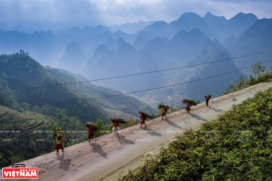 《陇噪乡儿童》作品。图自越南画报