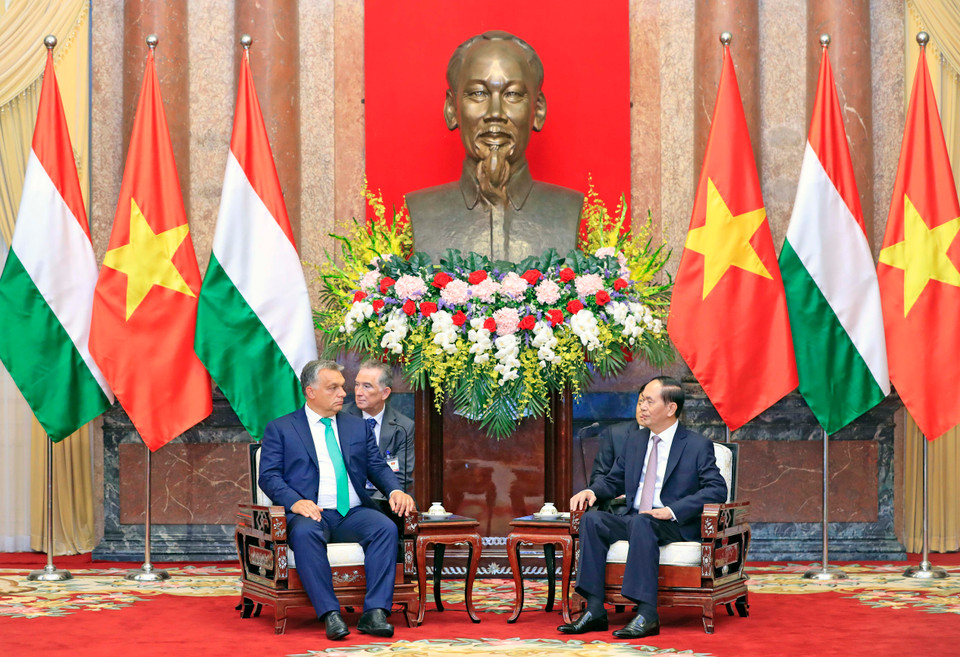 越南国家主席陈大光会见匈牙利总理维克多•奥尔班。(图片来源：越通社）