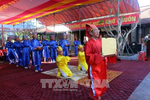大炮古法法铸造仪式。（图片来源：越通社）