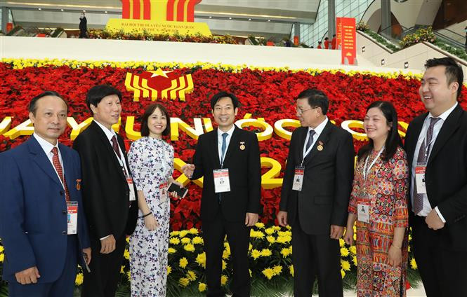 代表们前来出席第十次全国爱国竞赛大会。越通社记者 文牒 摄