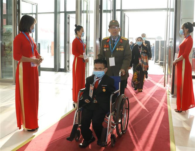 代表们前来出席第十次全国爱国竞赛大会。越通社记者 文牒 摄