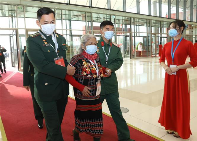 代表们前来出席第十次全国爱国竞赛大会。越通社记者 文牒 摄