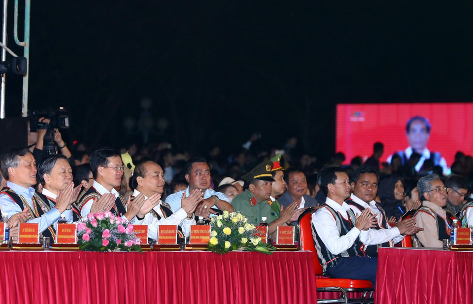 出席开幕式的各位代表。越通社记者 统一 摄