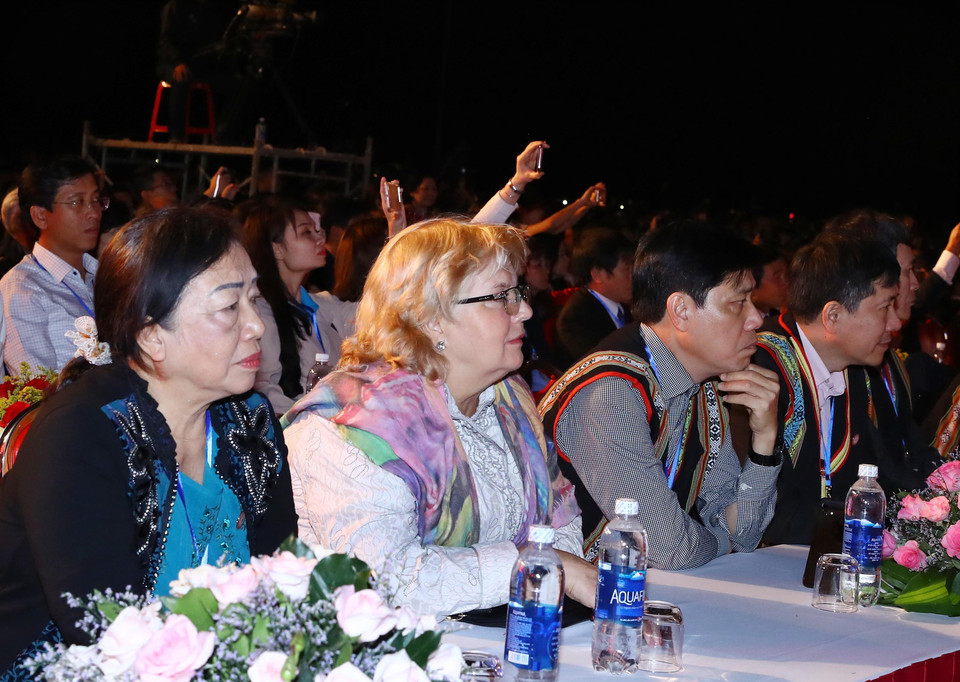 出席开幕式的各位代表。越通社记者 统一 摄