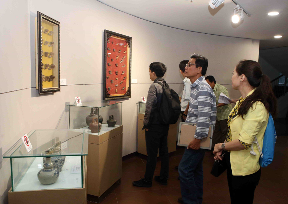 此次展览会吸引许多参观者的关注。越通社记者 陈黎林