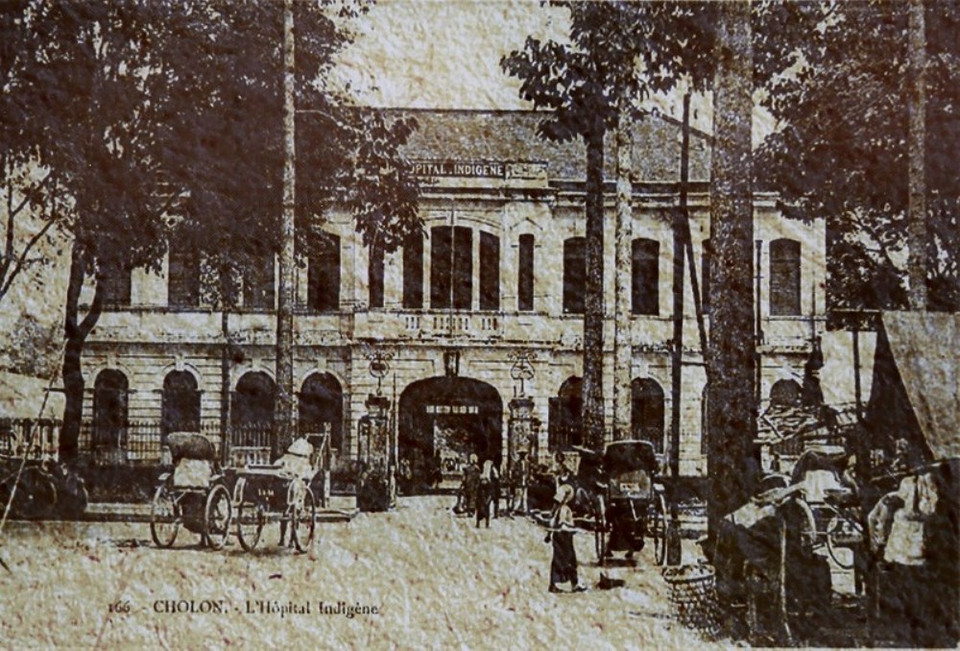 西贡堤岸（Chợ Lớn）医院，现为胡志明市大水镬（Chợ Rẫy）医院。图自组委会