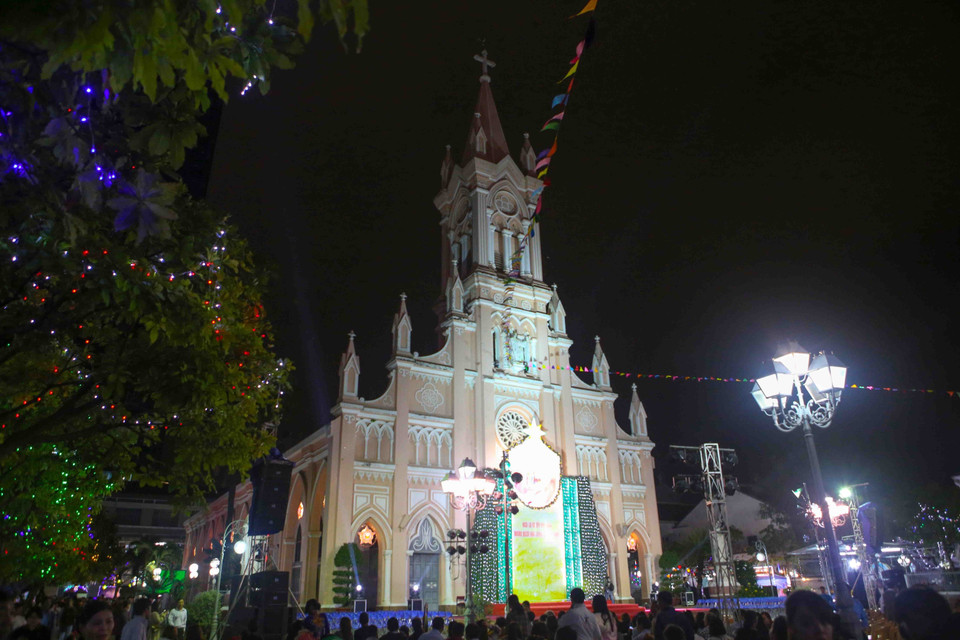 岘港市欢度圣诞节。图自越通社