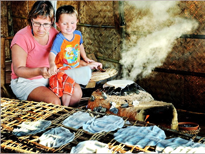 二等奖作品：《试做烤饼》。