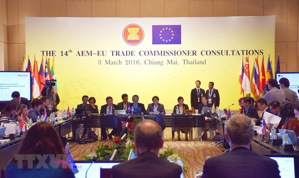 东盟经济部长与欧洲联盟贸易委员会咨询会议在泰国清迈举行，旨在促进东盟经济共同体建设进程以及2025年东盟愿景实施进程。越通社记者 光顺 摄