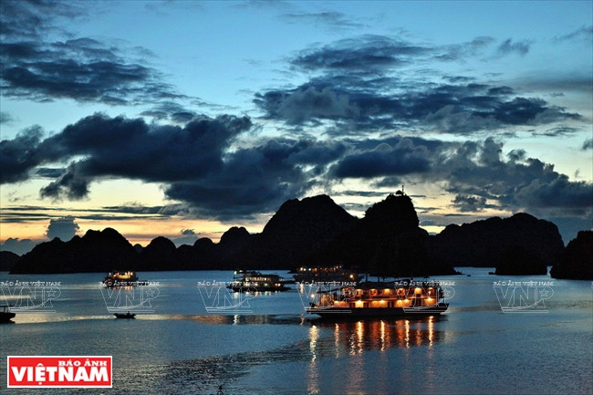 《金刚：骷髅岛》影片的背景下龙湾世界遗产。（图片来源：越南画报）