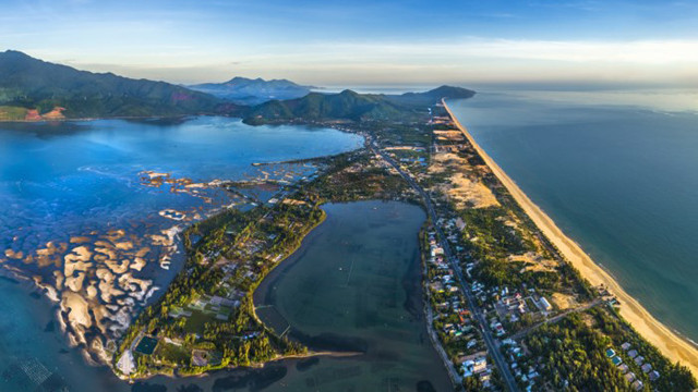 禄平海滩——美妙的大自然图画。图自因特网