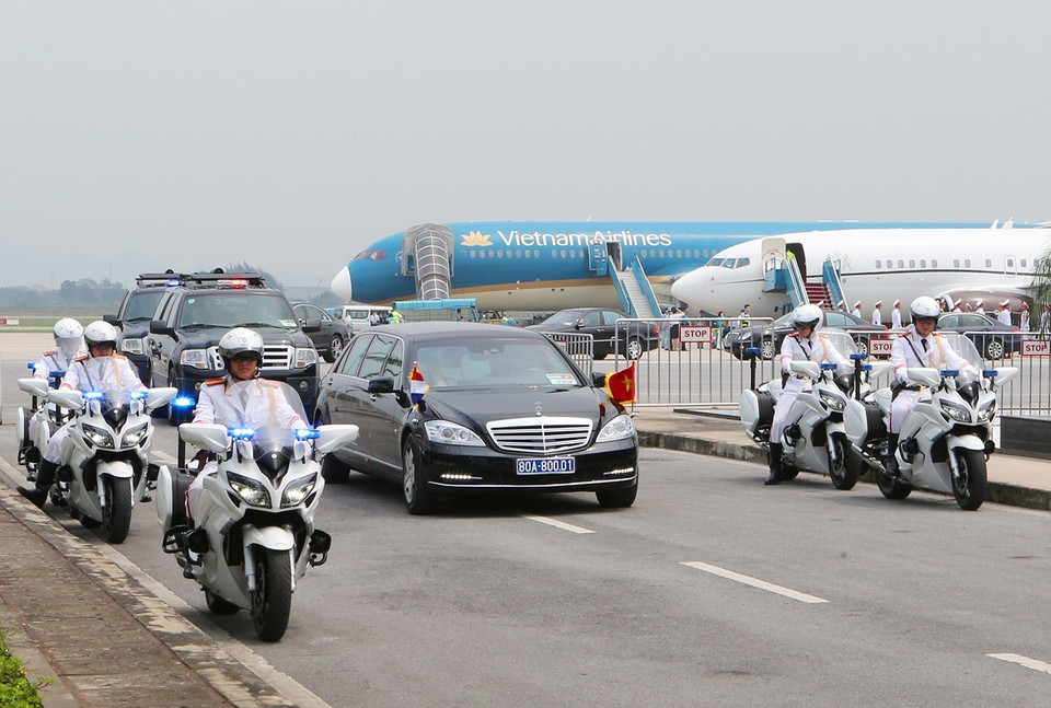 荷兰王国首相马克•吕特抵达越南首都河内内排国际机场，开始对越南进行正式访问。图自越通社