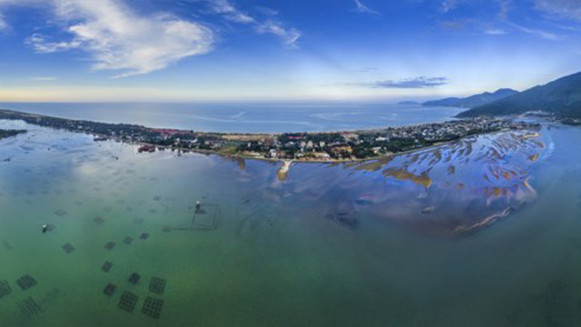 禄平海滩——美妙的大自然图画。图自因特网