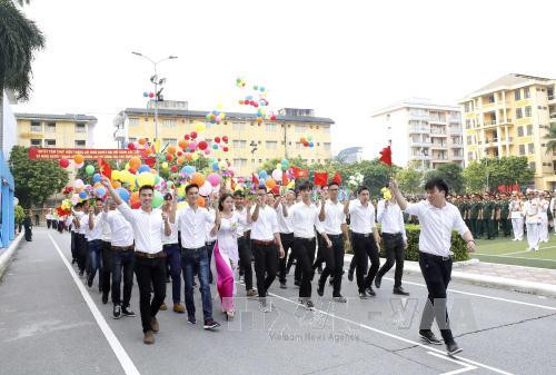 武德儋出席越南国防部军事技术学院2017-2018学年开学典礼。