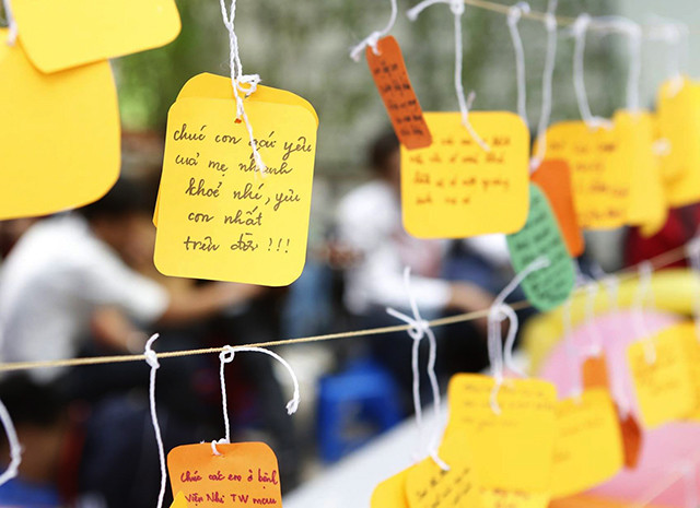 寄给圣诞老人的简单的愿望。（图片来源：越南《人民报》）