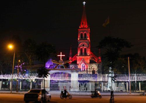 荣市教堂已为圣诞节来临做好准备（图片来源：越通社）