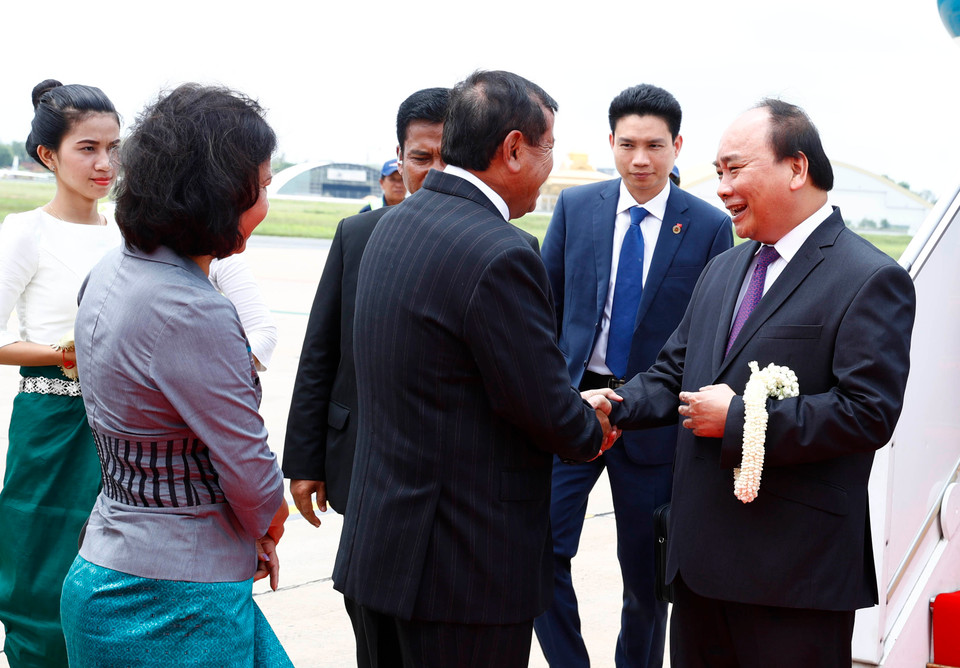 阮春福抵达柬埔寨首都金边国际机场。