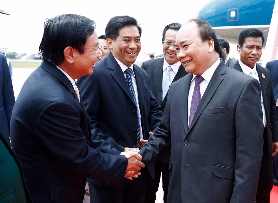 阮春福抵达柬埔寨首都金边国际机场。