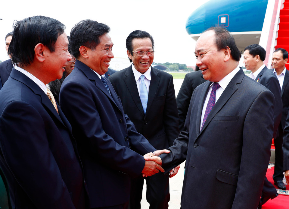 阮春福抵达柬埔寨首都金边国际机场。