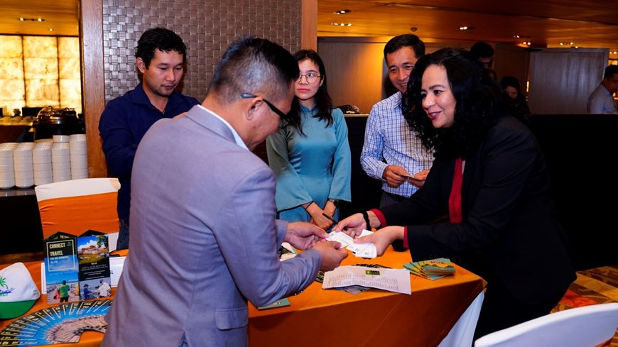 越南驻印度大使范生周在活动中发表讲话时认为，受新冠肺炎疫情影响的2年多后，印度游客出国旅游需求很大。专家认为，印度将是后疫情时代越南许多旅游景点的重要客源市场。印度积极的开放政策以及印度旅客庞大的旅游需求或将能弥补未全面开放的东北亚传统市场的客源缺口。图自Vietnam+