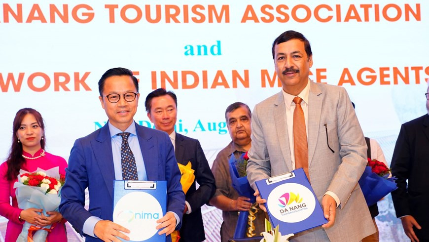 越南驻印度大使范生周在活动中发表讲话时认为，受新冠肺炎疫情影响的2年多后，印度游客出国旅游需求很大。岘港市旅游协会同印度会奖旅游（NIMA）伙伴签署合作协议，重点开发会奖旅游产品。岘港旅游协会将为印度伙伴提供会奖旅游产品和服务等方面的支持和咨询，并通过NIMA吸引印度会奖旅游团队到岘港市旅游。图自Vietnam+