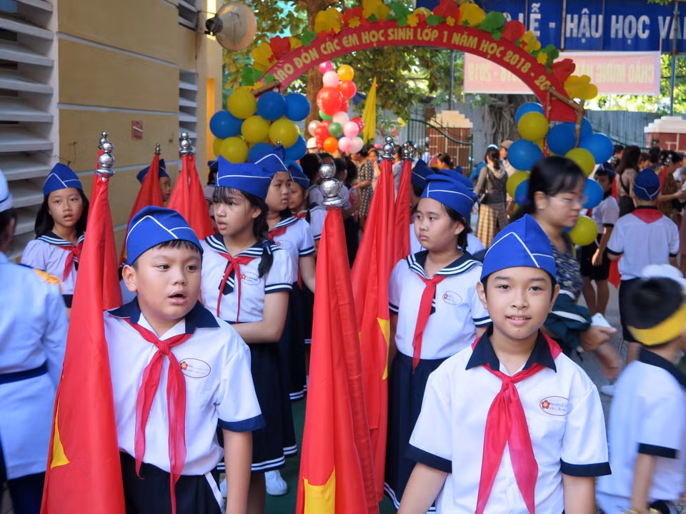 承天顺化省顺化市黎利小学2018-2019新学年开学典礼 越通社记者 国越 摄