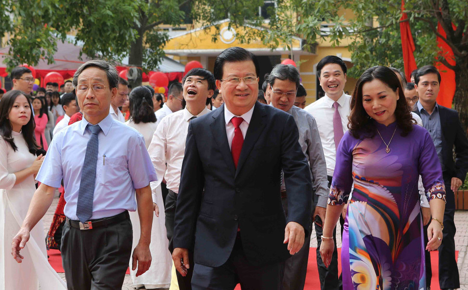 越南政府副总理郑廷勇出席永福省二征夫人高中学校2018-2019新学年开学典礼。 越通社记者 杨江 摄