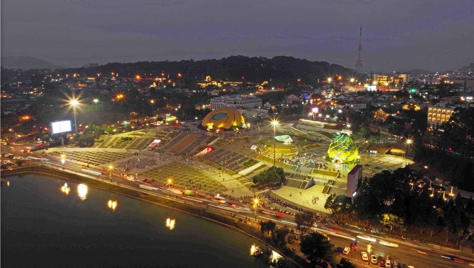 夜幕降临的大叻市。图自 越通社
