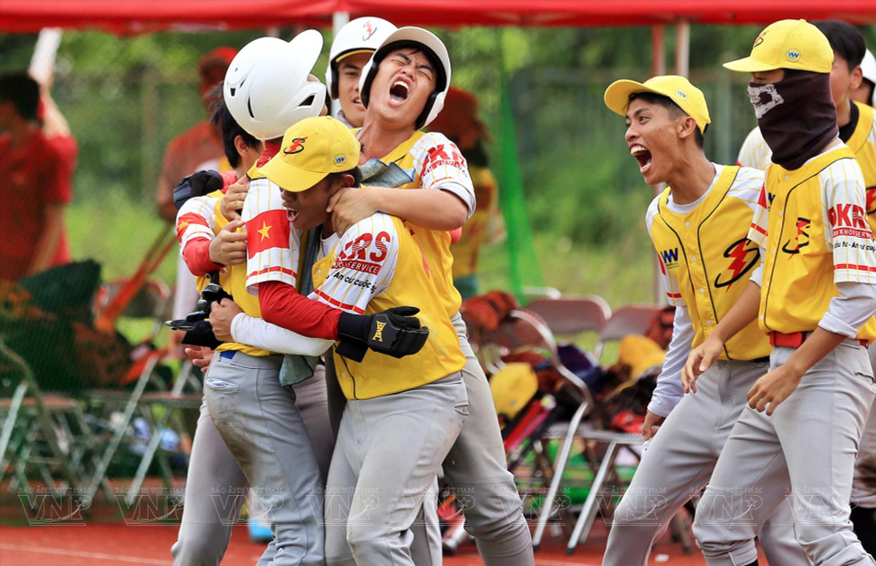 胡志明市棒球协会于2011年成立，并日益发展壮大。图自越南画报