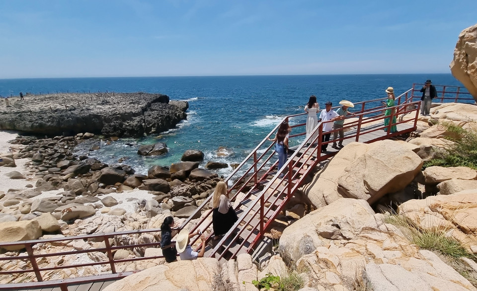 宁顺省主山世界生物圈保护区莱洞颇受游客的青睐。图自 越通社
