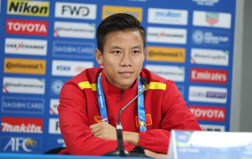 队长桂玉海在新闻发布会上发表讲话。越通社记者 黄玲 摄