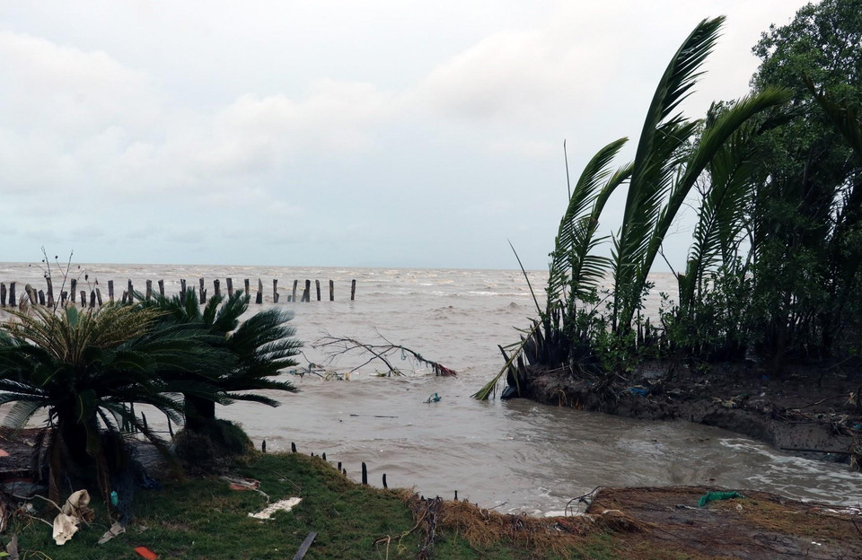 坚江省长达86公里的海岸线发生严重垮塌。越通社发