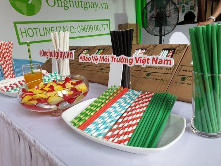 一次性环保吸管。图自越通社