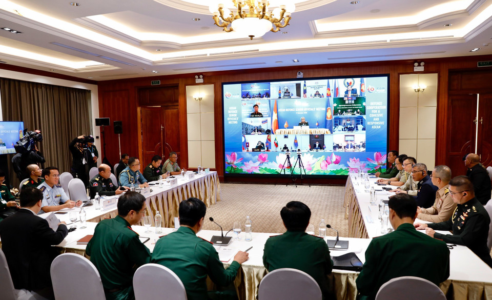 参会代表还就东盟国防部长会议（ADMM）的概念文件与新运作流程，2020-2022年阶段ADMM行动计划，预计于2020年12月以视频形式召开的第14次东盟国防部长会议(ADMM)以及第7次东盟国防部长扩大会议(ADMM+)的联合声明草案及其准备工作等内容深入交换意见。图片来源：越通社