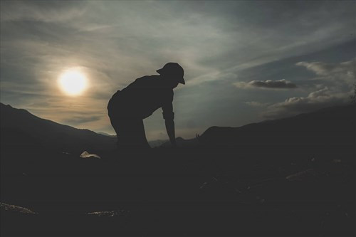 参观木岗寨，游客不要忘记留下与该西北地区美丽梯田的时刻（图片来源：laodong.vn）