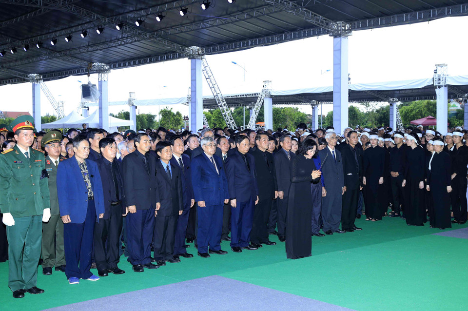 安葬仪式在宁平省金山县光善乡13号村举行。图自越通社