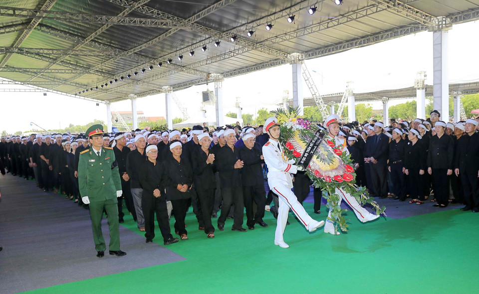 安葬仪式在宁平省金山县光善乡13号村举行。图自越通社